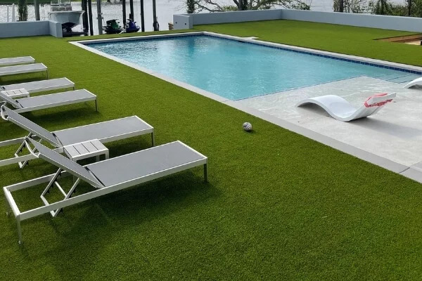 Beautiful Pool with Artificial Grass