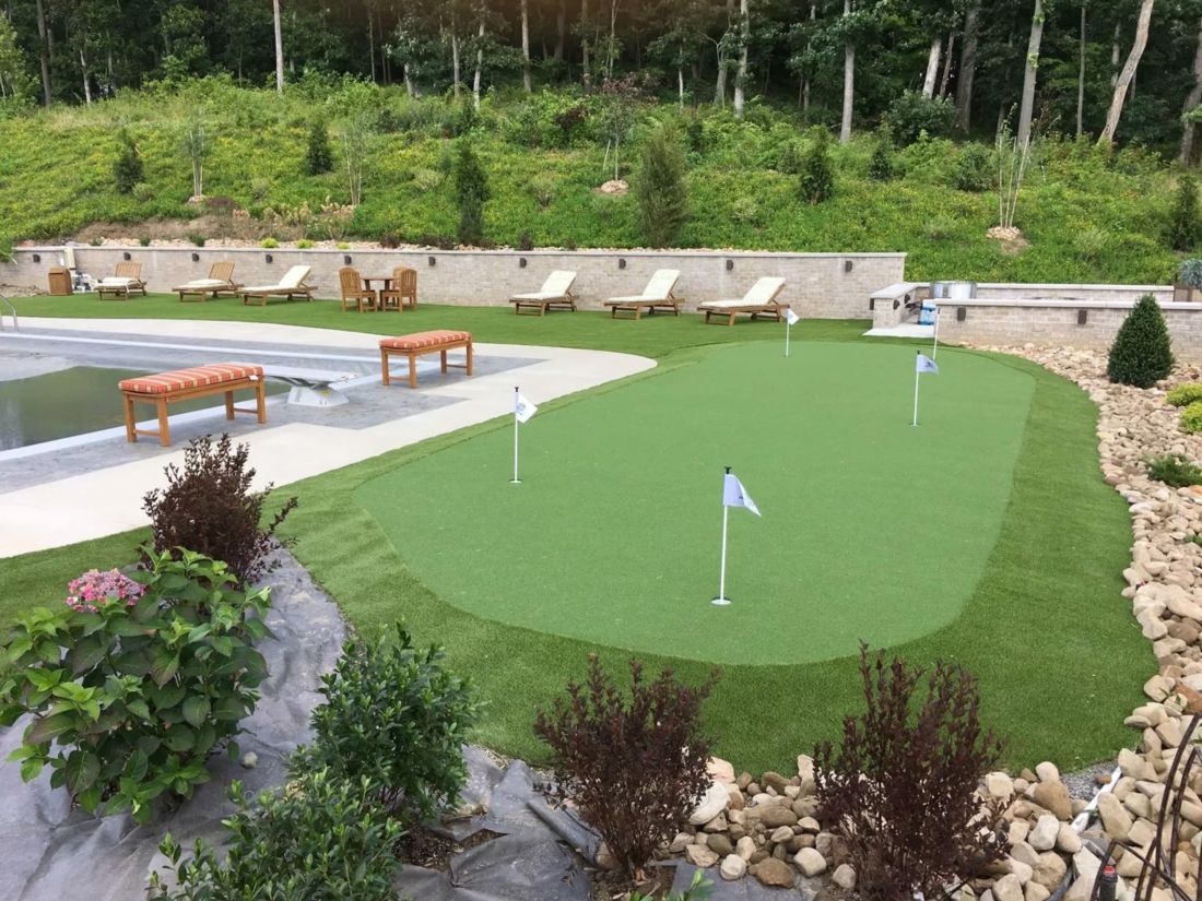 Poolscaping with Artificial Grass - FusionTurf