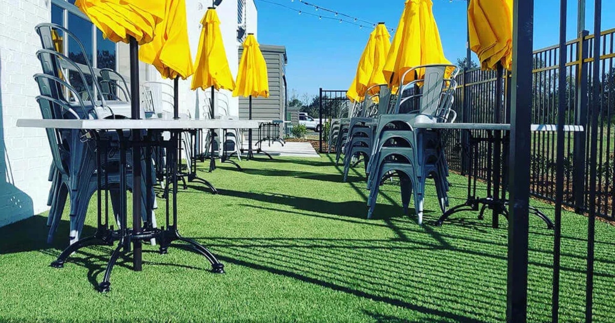 Fat Pat's Bar and Grill - Picnic Tables - FusionTurf